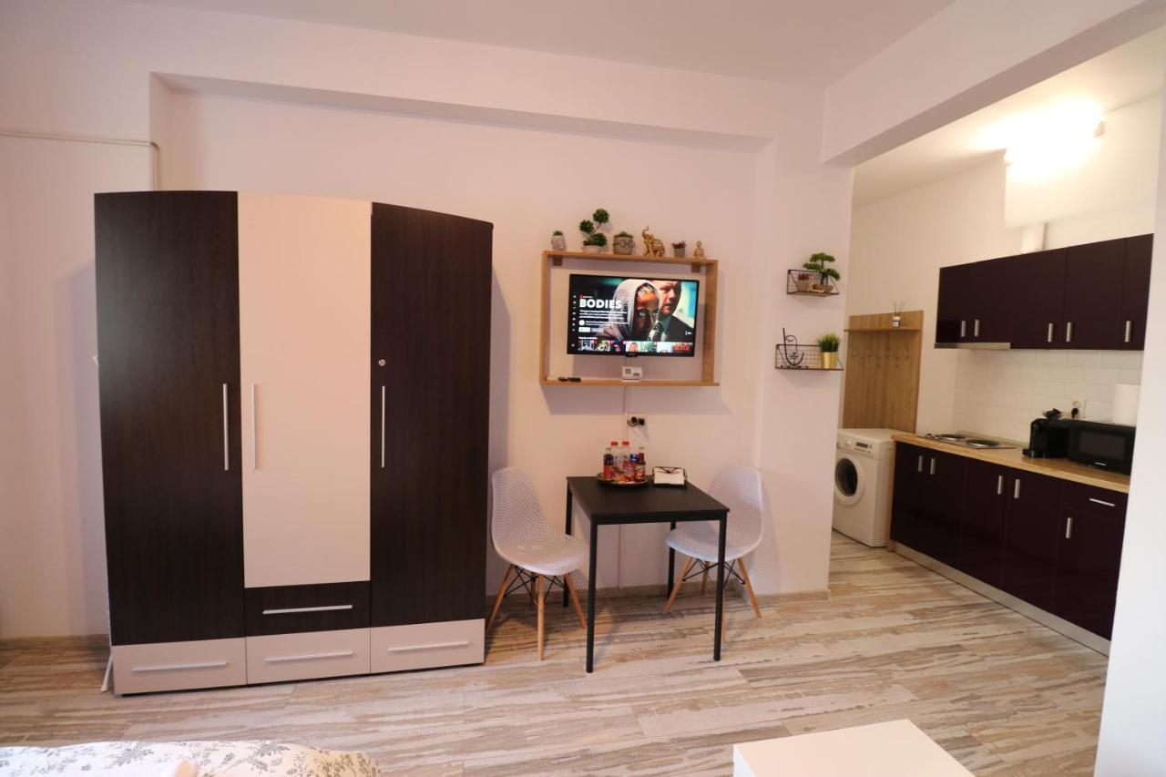 Charming Cozy Studio - Old Town - Free Minibar Apartment Bucharest Exterior photo